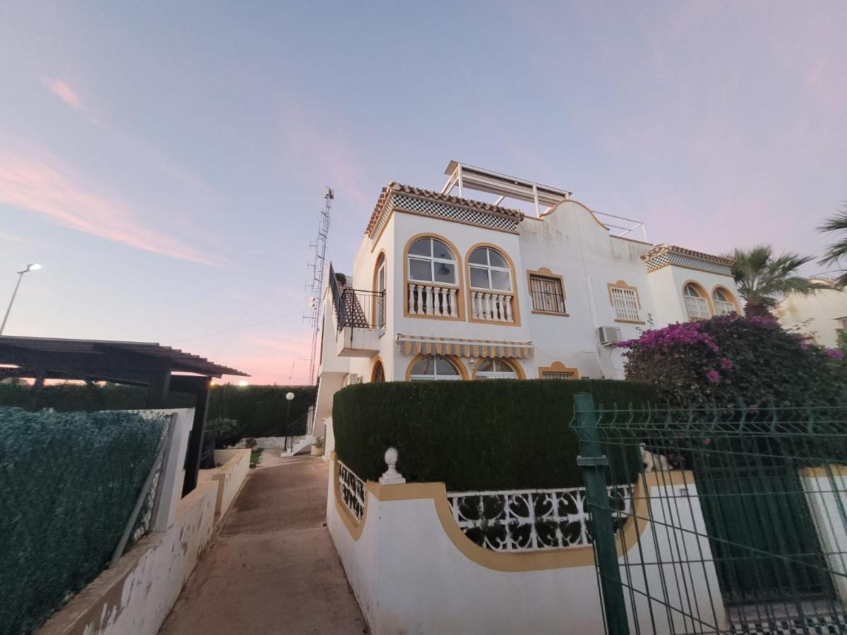 Villa Susana Торевьиа Экстерьер фото